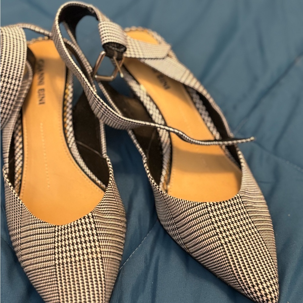 Gianni Bini Women's Black and White Houndstooth Heels on